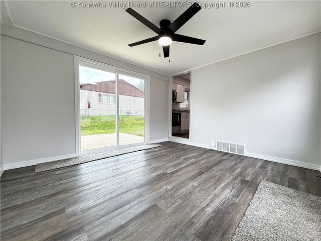 101 Riverview Drive, St Albans, WV 25177