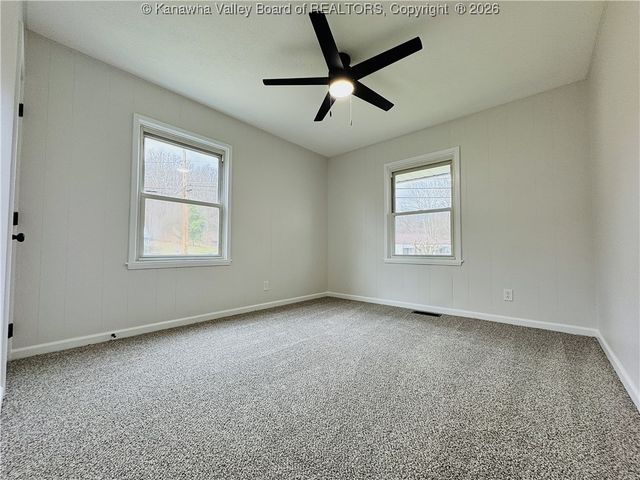 101 Riverview Drive, St Albans, WV 25177