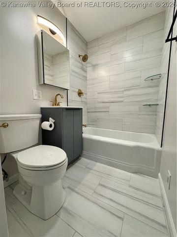 101 Riverview Drive, St Albans, WV 25177