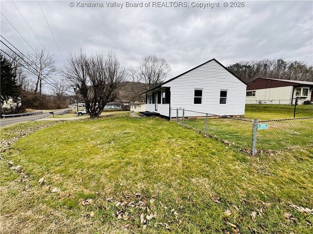 101 Riverview Drive, St Albans, WV 25177