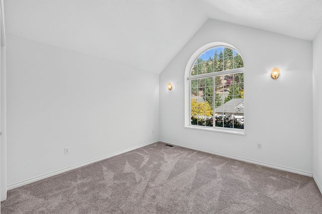 1306 E Blackwood Ln, Spokane, WA 99223