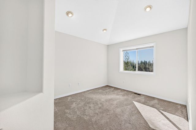 1306 E Blackwood Ln, Spokane, WA 99223