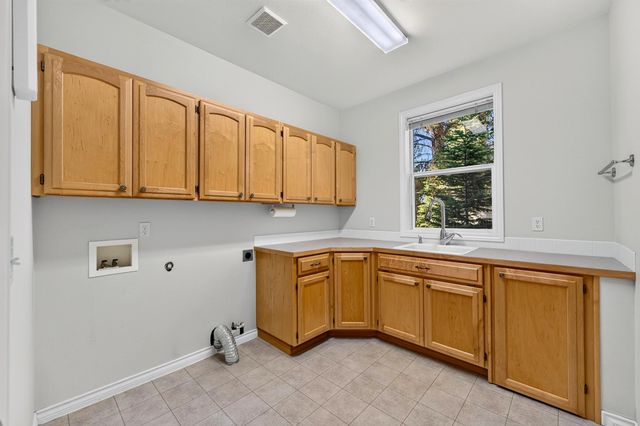 1306 E Blackwood Ln, Spokane, WA 99223