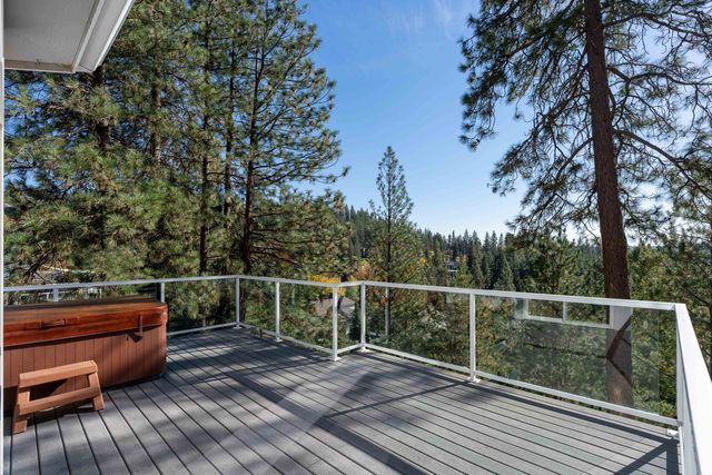 1306 E Blackwood Ln, Spokane, WA 99223