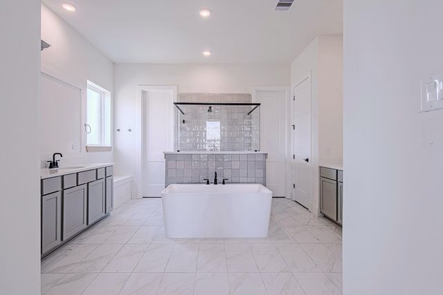 153 Peninsula Point Drive, Montgomery, TX 77356