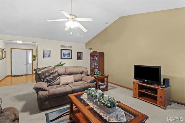 8 Knoll Ridge Court, O'fallon, MO 63368