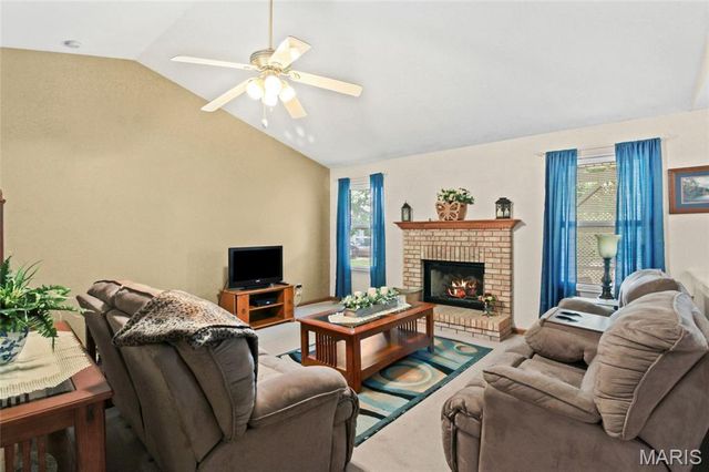 8 Knoll Ridge Court, O'fallon, MO 63368