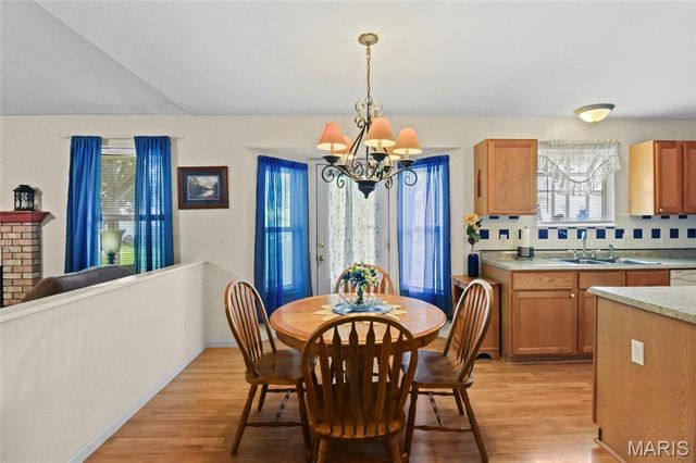 8 Knoll Ridge Court, O'fallon, MO 63368