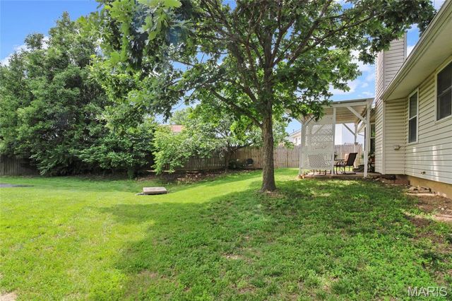 8 Knoll Ridge Court, O'fallon, MO 63368