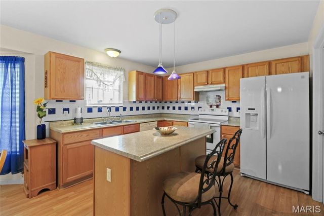 8 Knoll Ridge Court, O'fallon, MO 63368