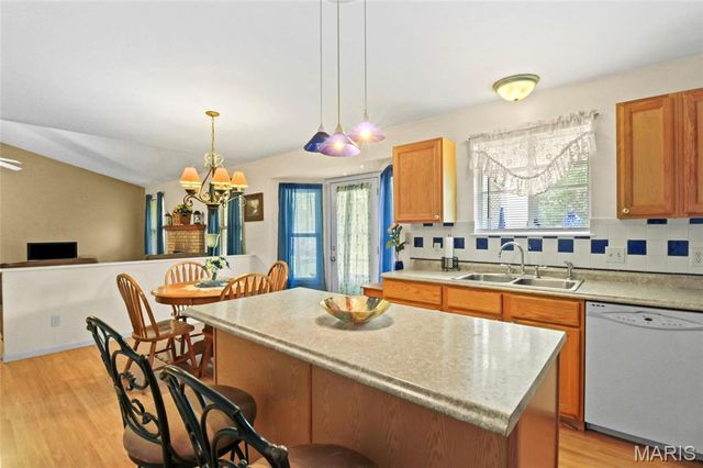8 Knoll Ridge Court, O'fallon, MO 63368