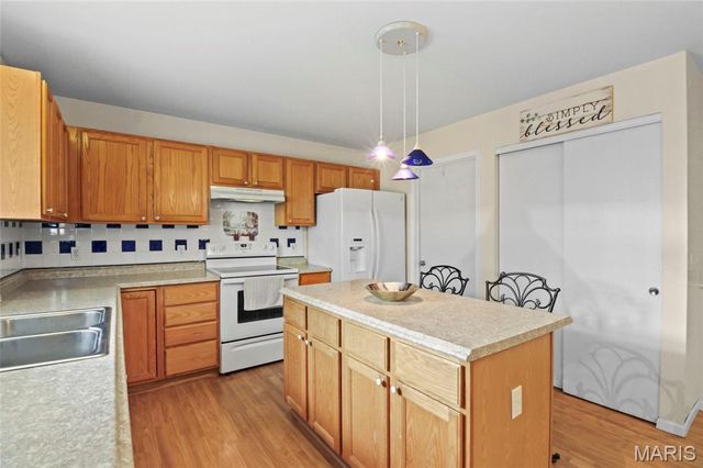 8 Knoll Ridge Court, O'fallon, MO 63368