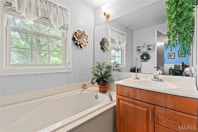 8 Knoll Ridge Court, O'fallon, MO 63368