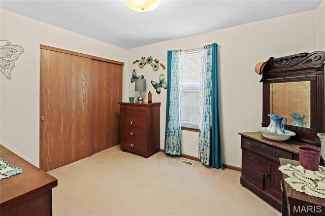 8 Knoll Ridge Court, O'fallon, MO 63368