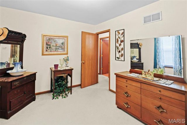 8 Knoll Ridge Court, O'fallon, MO 63368