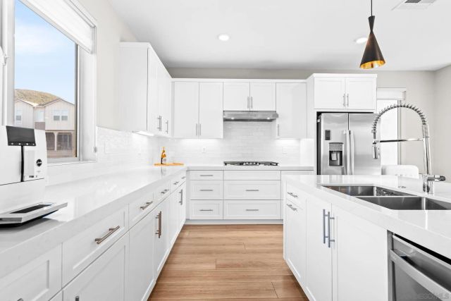 15852 Wenzel Ct, San Diego, CA 92127