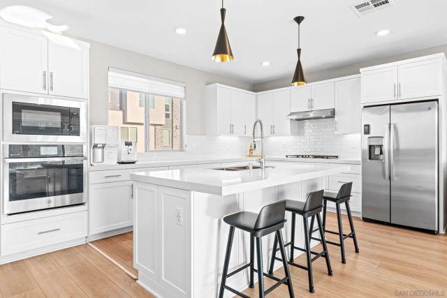 15852 Wenzel Ct, San Diego, CA 92127