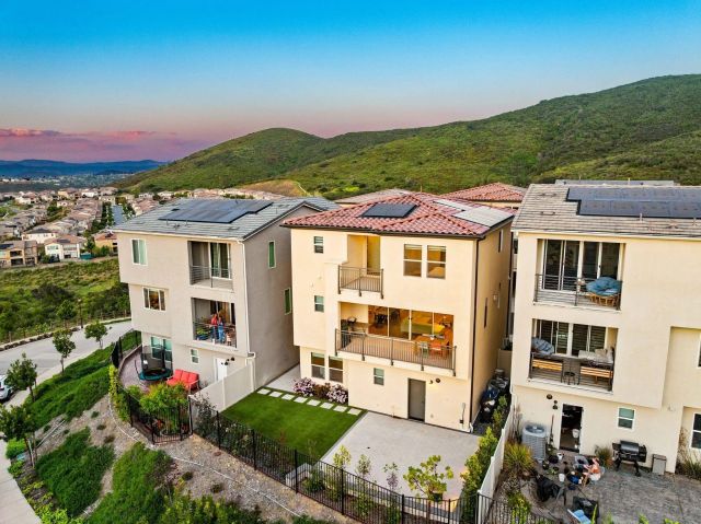 15852 Wenzel Ct, San Diego, CA 92127