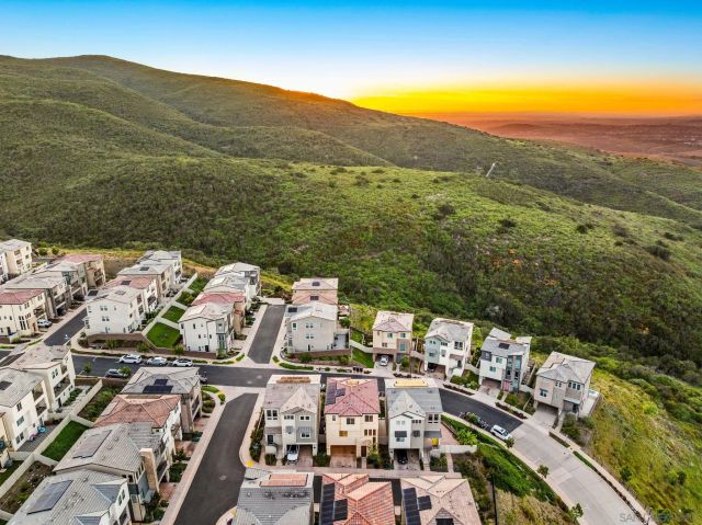 15852 Wenzel Ct, San Diego, CA 92127