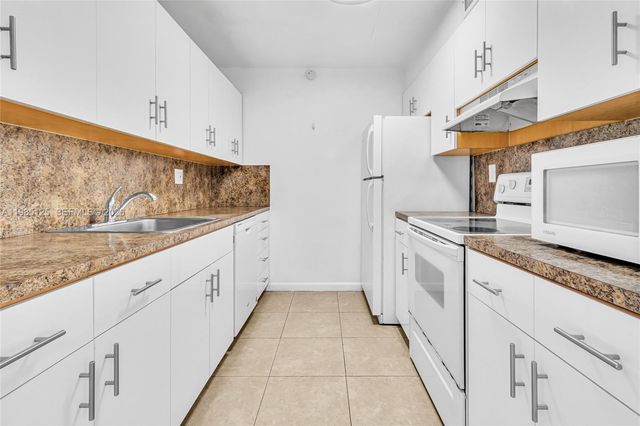 7201 Miami Lakes Drive B14, Miami Lakes, FL 33014