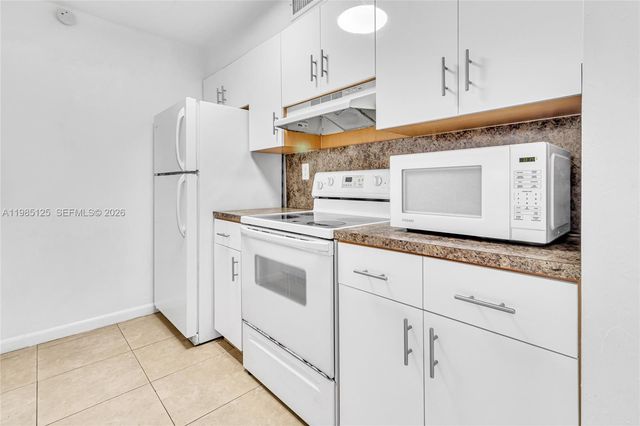 7201 Miami Lakes Drive B14, Miami Lakes, FL 33014
