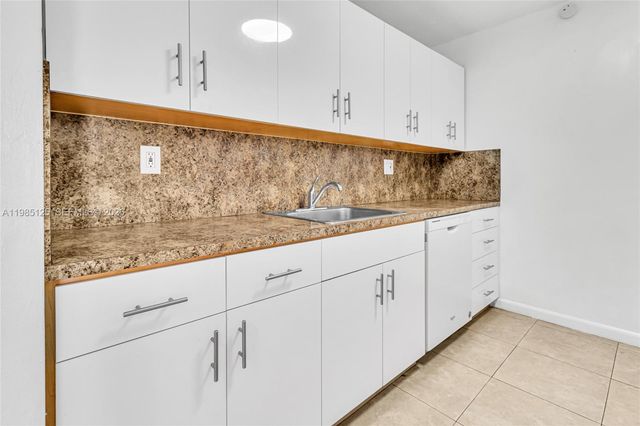 7201 Miami Lakes Drive B14, Miami Lakes, FL 33014