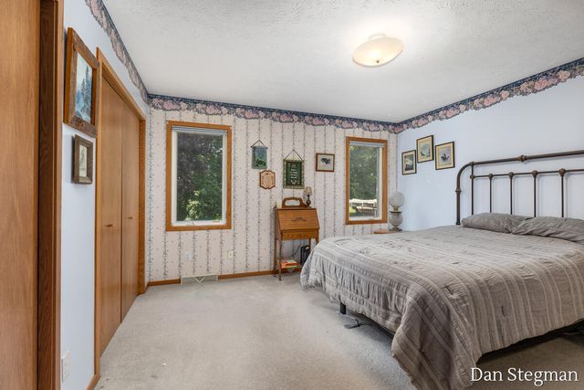 1421 Hollow Ridge Drive, Rockford, MI 49341