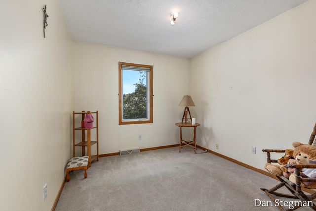 1421 Hollow Ridge Drive, Rockford, MI 49341