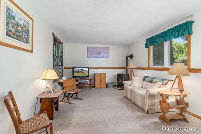 1421 Hollow Ridge Drive, Rockford, MI 49341