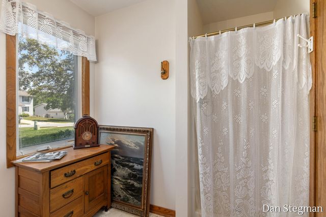 1421 Hollow Ridge Drive, Rockford, MI 49341