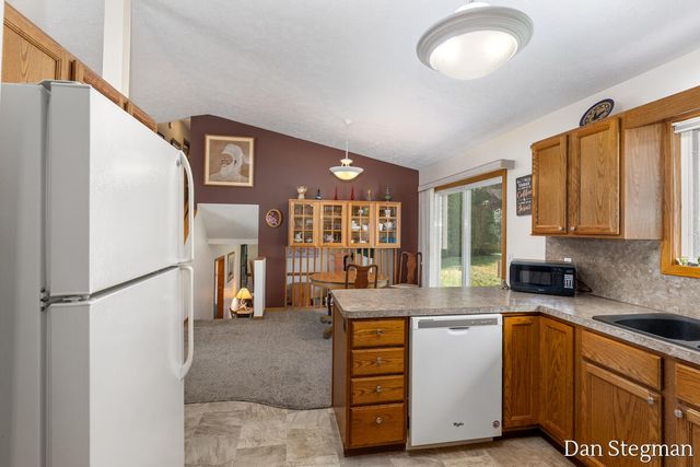 1421 Hollow Ridge Drive, Rockford, MI 49341