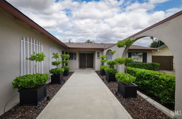 109 Bermuda, Bakersfield, CA 93309