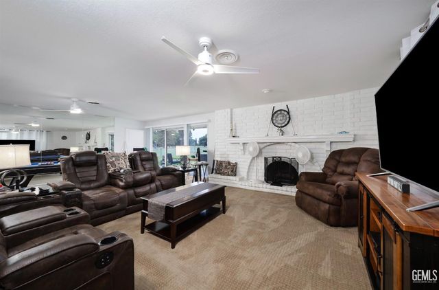 109 Bermuda, Bakersfield, CA 93309