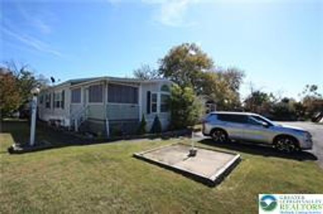 38 Oakwood Court, East Allen Twp, PA 18014