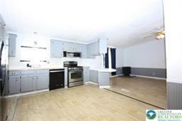 38 Oakwood Court, East Allen Twp, PA 18014