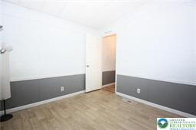 38 Oakwood Court, East Allen Twp, PA 18014