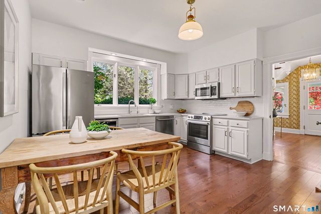 462 Riverside Avenue, Westport, CT 06880