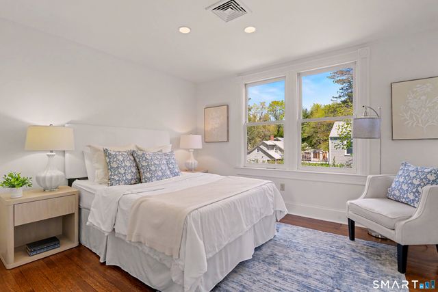 462 Riverside Avenue, Westport, CT 06880