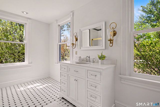 462 Riverside Avenue, Westport, CT 06880