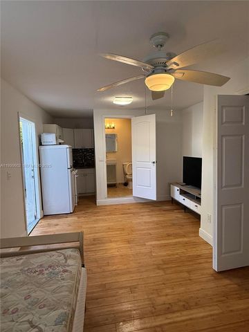 894 80th St 1, Miami Beach, FL 33141