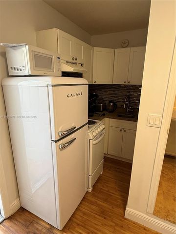 894 80th St 1, Miami Beach, FL 33141