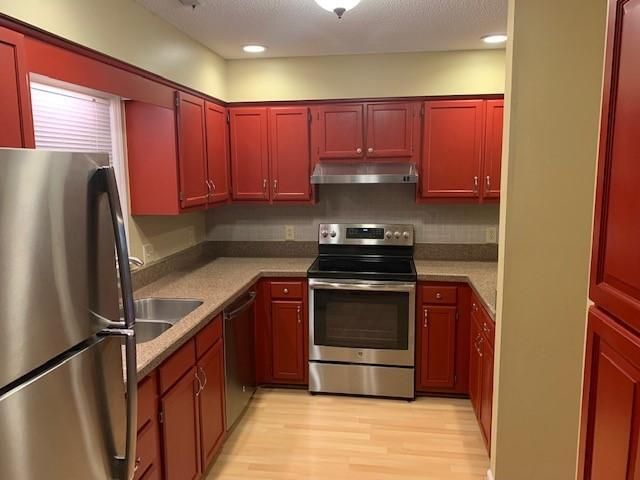 112 Lake Hollow Circle, Cary, NC 27513