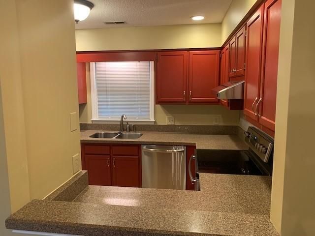 112 Lake Hollow Circle, Cary, NC 27513