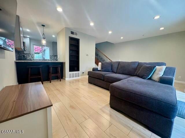 782 Seawind Way, Port Hueneme, CA 93041
