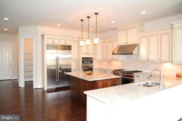 7205 ENTERPRISE AVE, Mclean, VA 22101