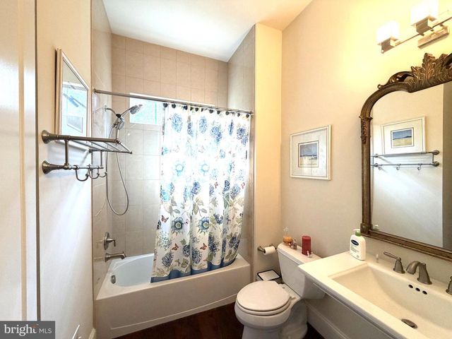 7205 ENTERPRISE AVE, Mclean, VA 22101