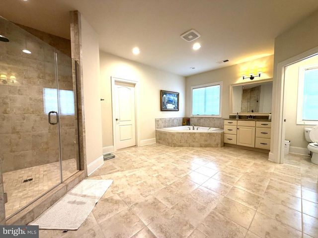 7205 ENTERPRISE AVE, Mclean, VA 22101