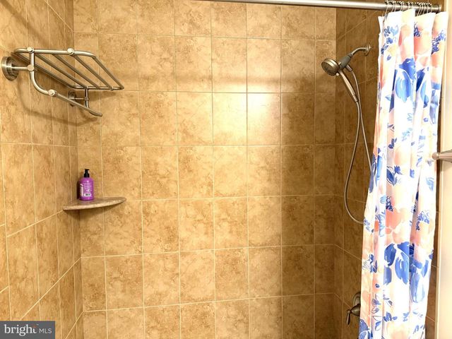 7205 ENTERPRISE AVE, Mclean, VA 22101