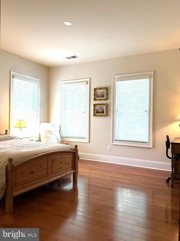 7205 ENTERPRISE AVE, Mclean, VA 22101