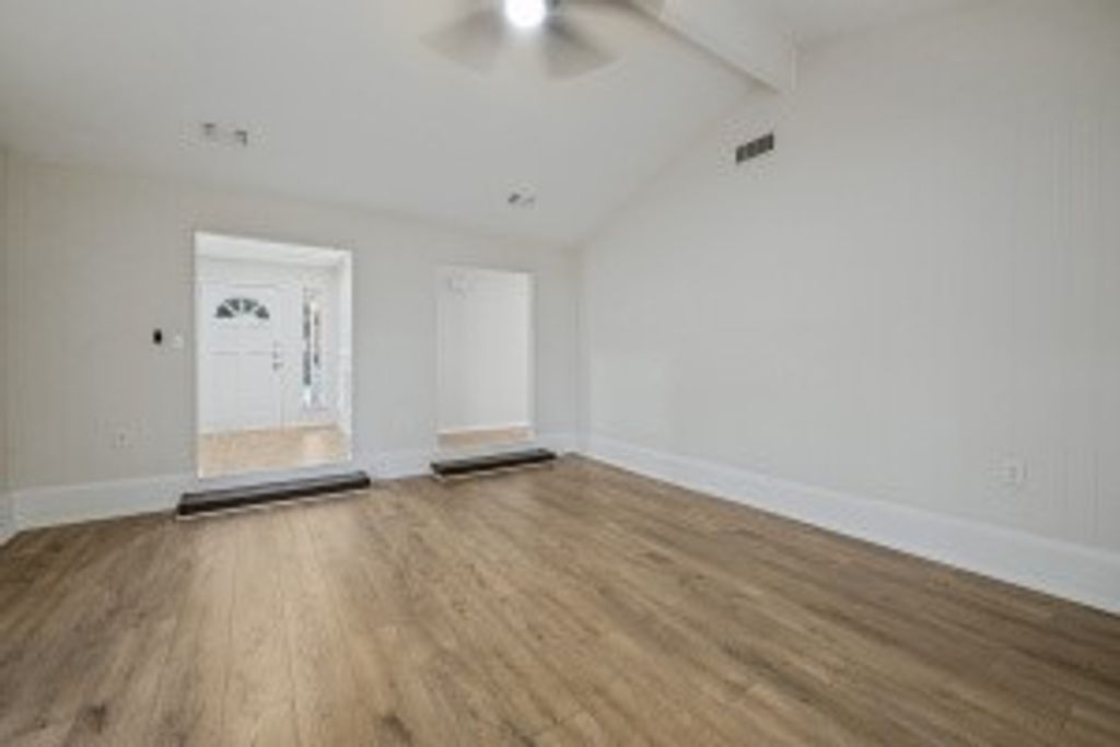 709 Charlyne Drive, Burleson, TX 76028 — photo 4